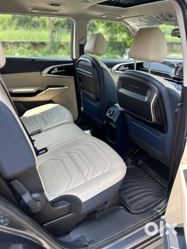 Kia Carens Luxury 1.5 Diesel Imt 7 Str, 2023, Petrol