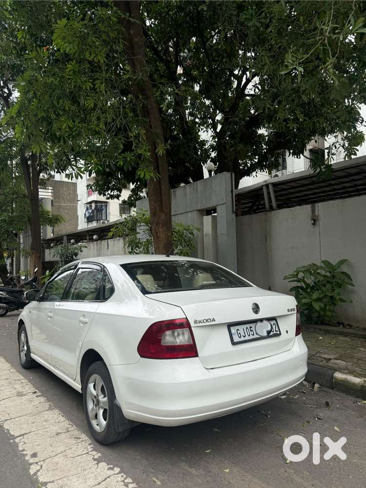 Skoda Rapid Elegance 2014