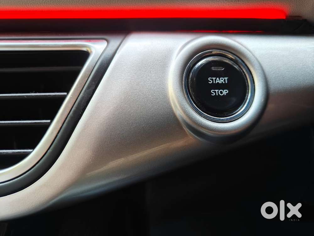 Mahindra Xuv700 2.2 Ax 7 Diesel At Luxury Pack Str, 2023, Diesel