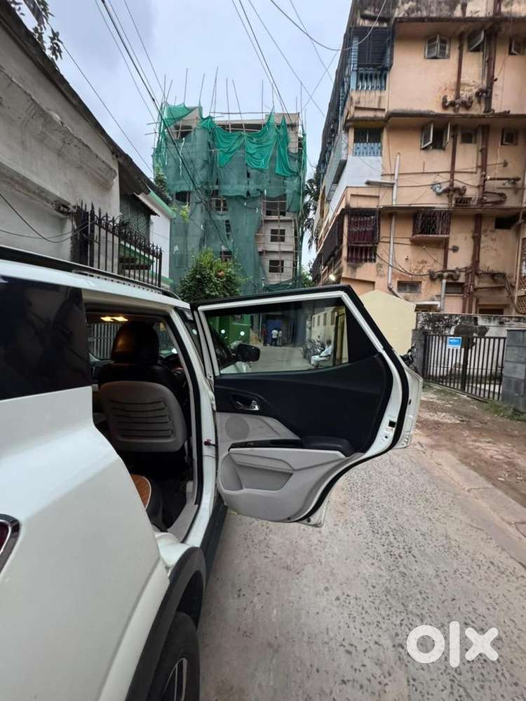 Mahindra Xuv300 2019 Petrol Well Maintained