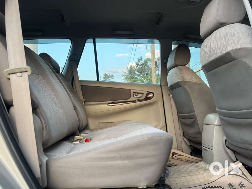 Toyota Innova 2.5 V 8 Str, 2014, Diesel