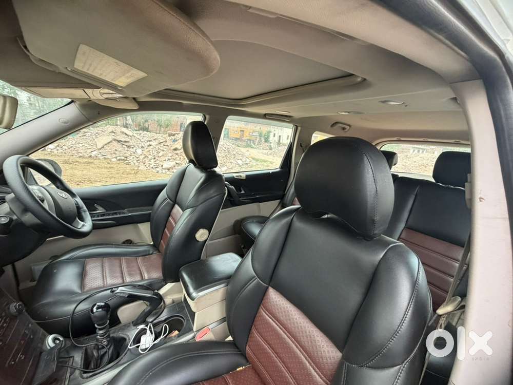 Mahindra Xuv500 2010 Diesel 83000 Km Driven With Sunoof