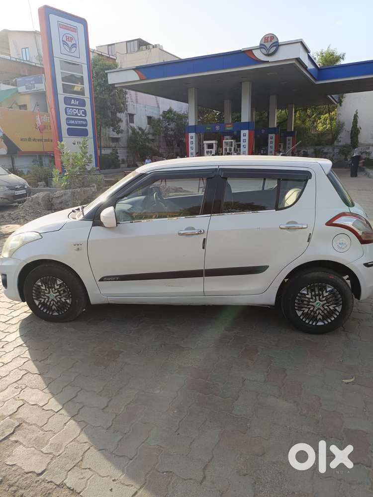 Maruti Suzuki Swift Vxi 1.2 Abs Bs-iv, 2013, Petrol