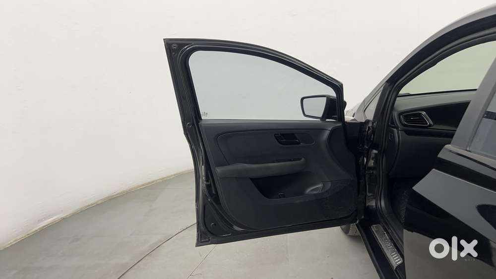 Tata Altroz 1.2 Xz Plus Dark Edition, 2021, Petrol