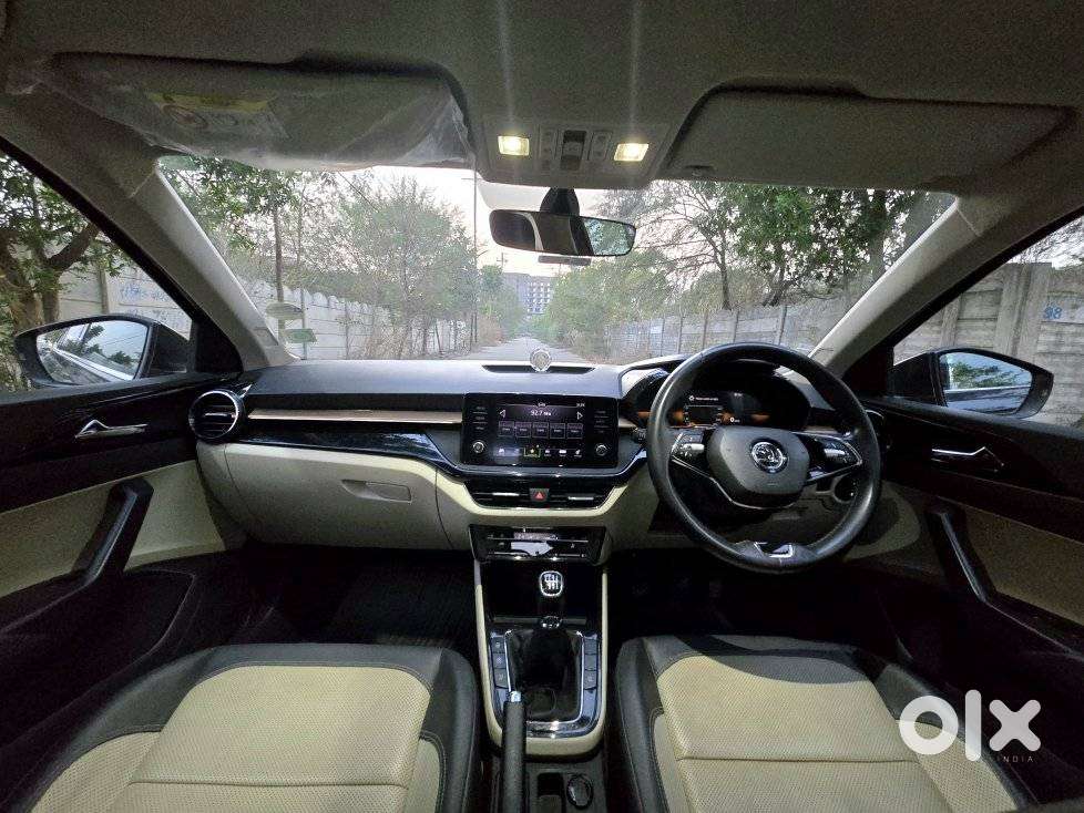 Skoda Slavia Style 1.0l Tsi Mt, 2023, Petrol