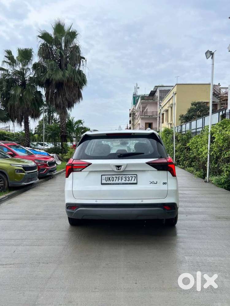 Mahindra Xuv700 2.0 Ax 5 Petrol Mt Str, 2022, Diesel