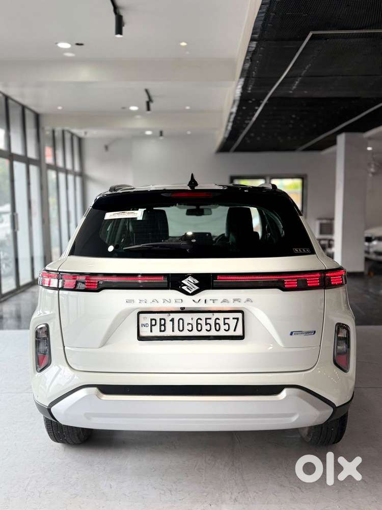 Maruti Suzuki Grand Vitara 1.5 Alpha Smart Hybrid At, 2023, Petrol