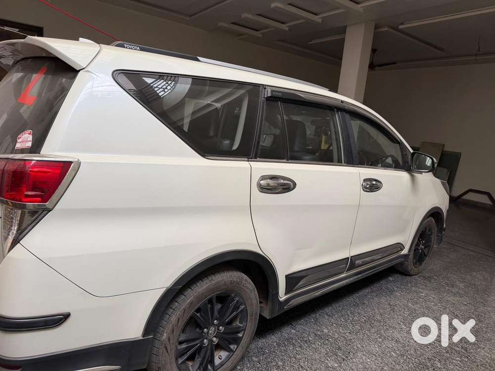 Innova Crysta Touring Sports2.8zx