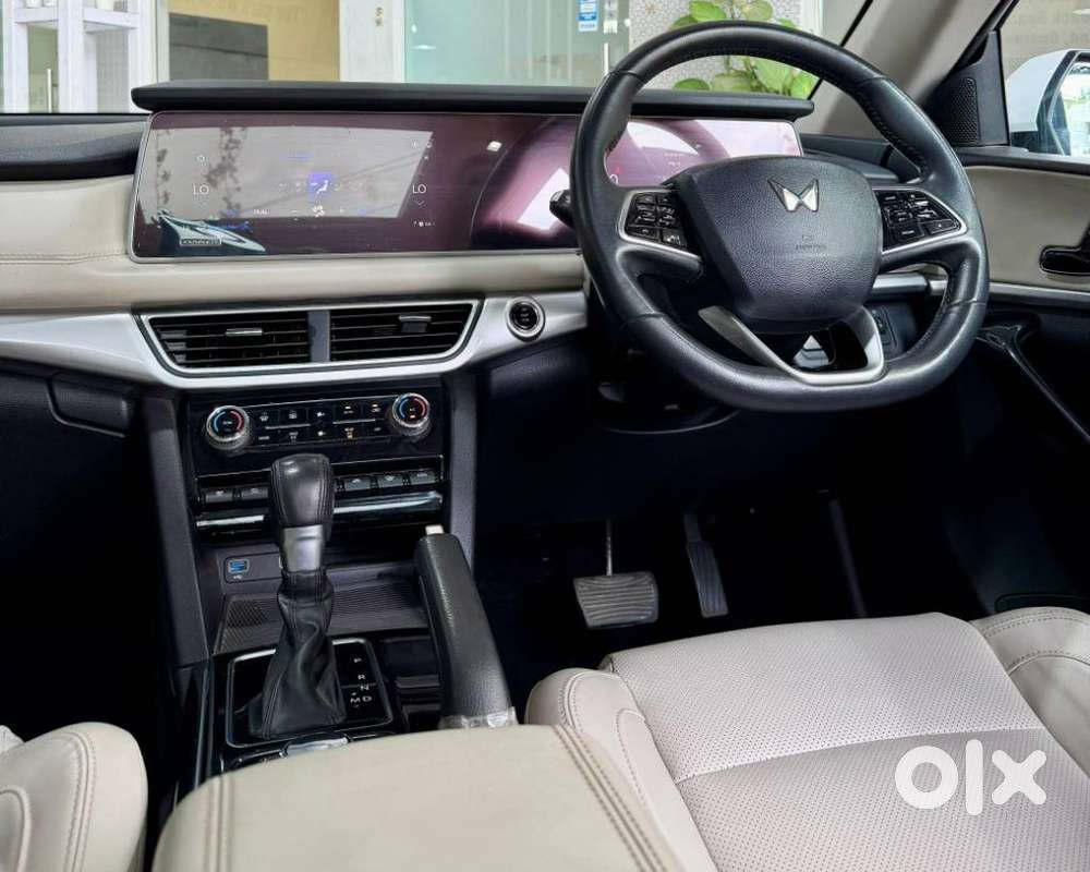 Mahindra Xuv700 2.2 Ax 7 Diesel At Str Awd, 2023, Diesel