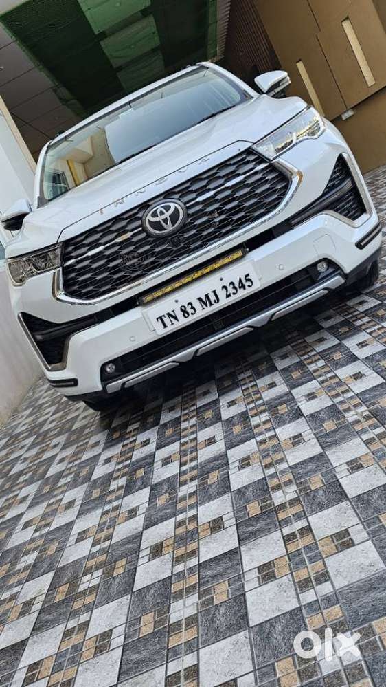 Toyota Innova Hycross 2.0 Zx (o) Hybrid 7 Str, 2025, Petrol