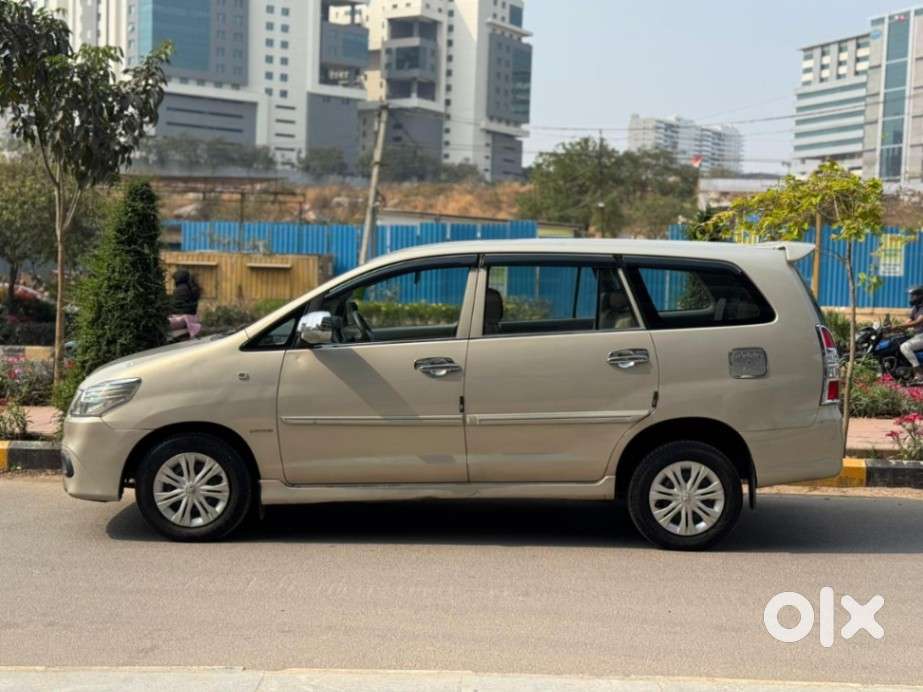 Toyota Innova 2.5 G (diesel) 8 Seater, 2013, Diesel