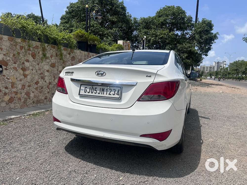 Hyundai Verna Petrol 2015