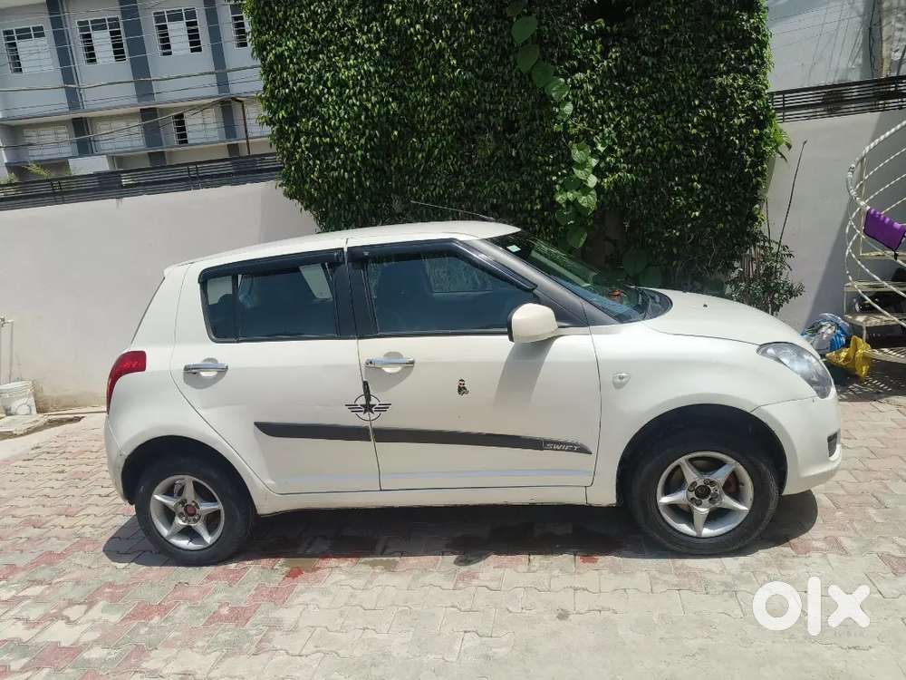 Maruti Suzuki Swift 2009 Petrol 85000 Km Driven