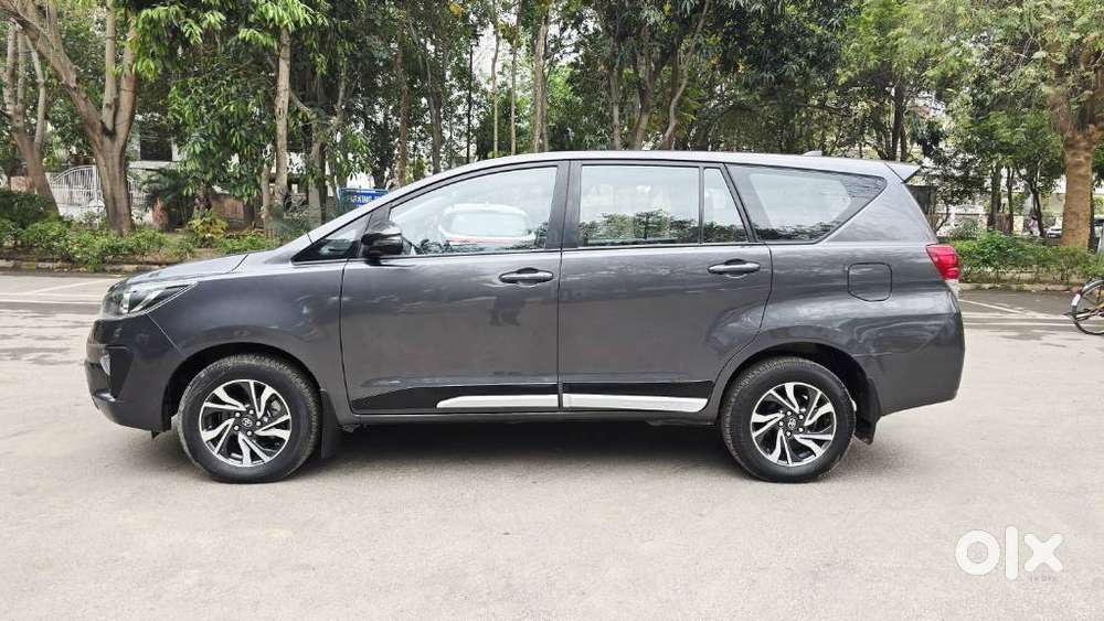 Toyota Innova Crysta 2.4 Gx Limited Edition At 7 Str, 2022, Diesel