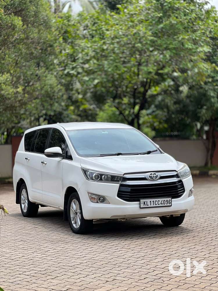Toyota Innova Crysta 2.4 V, 2016, Diesel