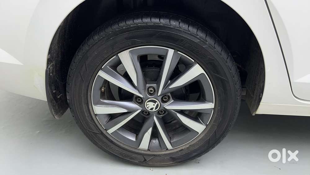 Skoda Slavia Style 1.0l Tsi Mt, 2022, Petrol