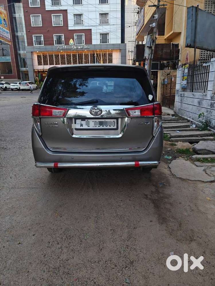 Toyota Innova Crysta [2020-ongoing] 2.4 Vx 8 Str, 2017, Diesel