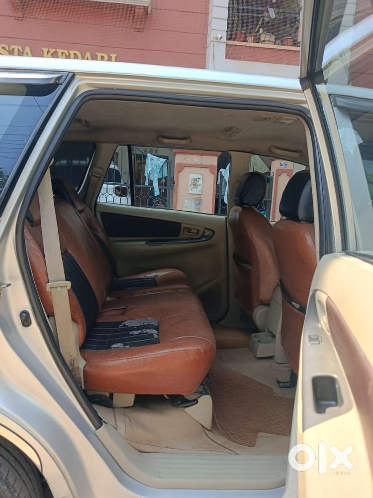 Toyota Innova [2013-2016] 2.5 G4 8 Str, 2014, Diesel