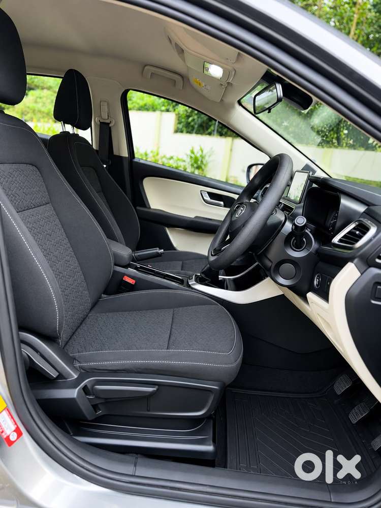 Tata Altroz Xz, 2022, Petrol