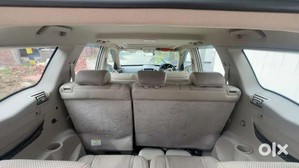 Xuv500 W10 Top Modal With Sunroof Seven Seater Brand New Condition