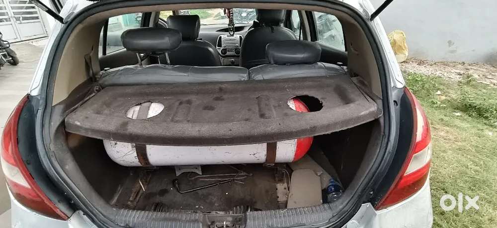 Hyundai I20  2011 Petrol And Cng Top Model