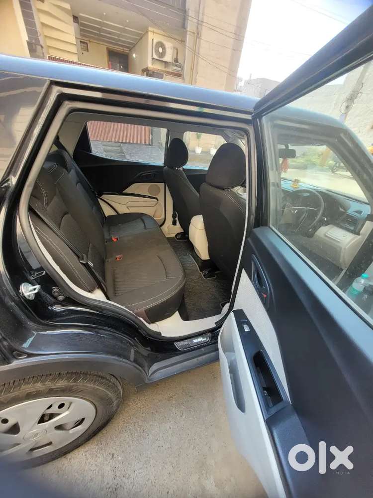 Mahindra Xuv300 2023 Petrol , Very Less Driven With Service Record.