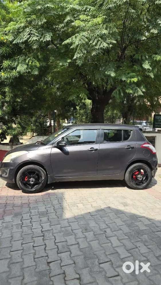 Well-maintained 2016 Maruti Suzuki Swift Vxi Petrol