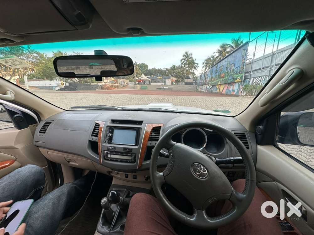 Toyota Fortuner 2011 Diesel Manual