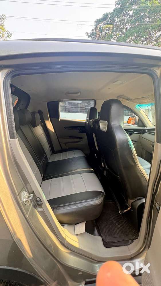 Mahindra Kuv 100 2016-2017 Mfalcon G80 K8, 2016, Petrol