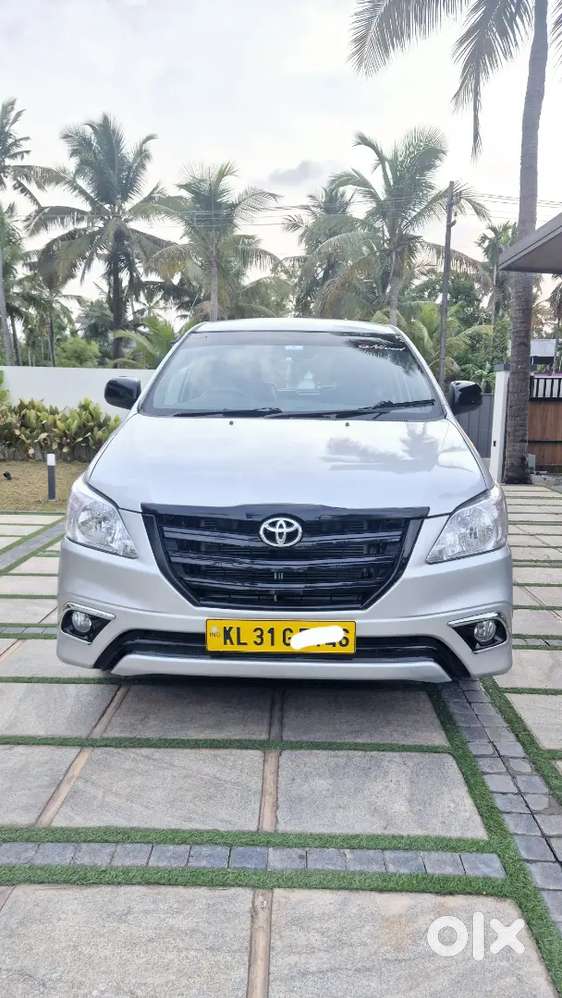 Toyota Innova 2014 Diesel 180000 Km Driven