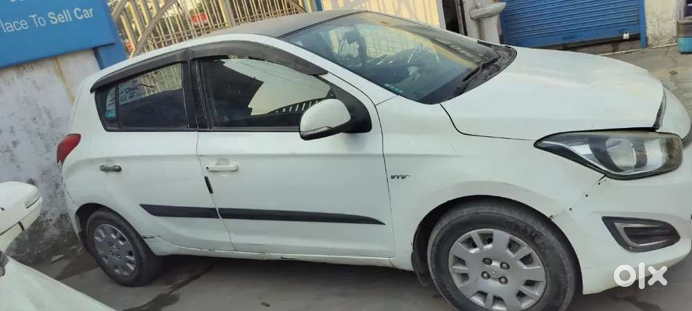 Hyundai I20 2014 Model Magna With Petrol And Cng Both