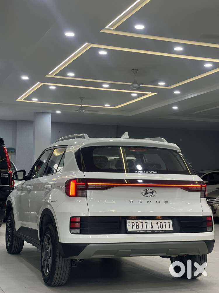 Hyundai Venue S (o) 1.2 Petrol Knight Edition, 2024, Petrol