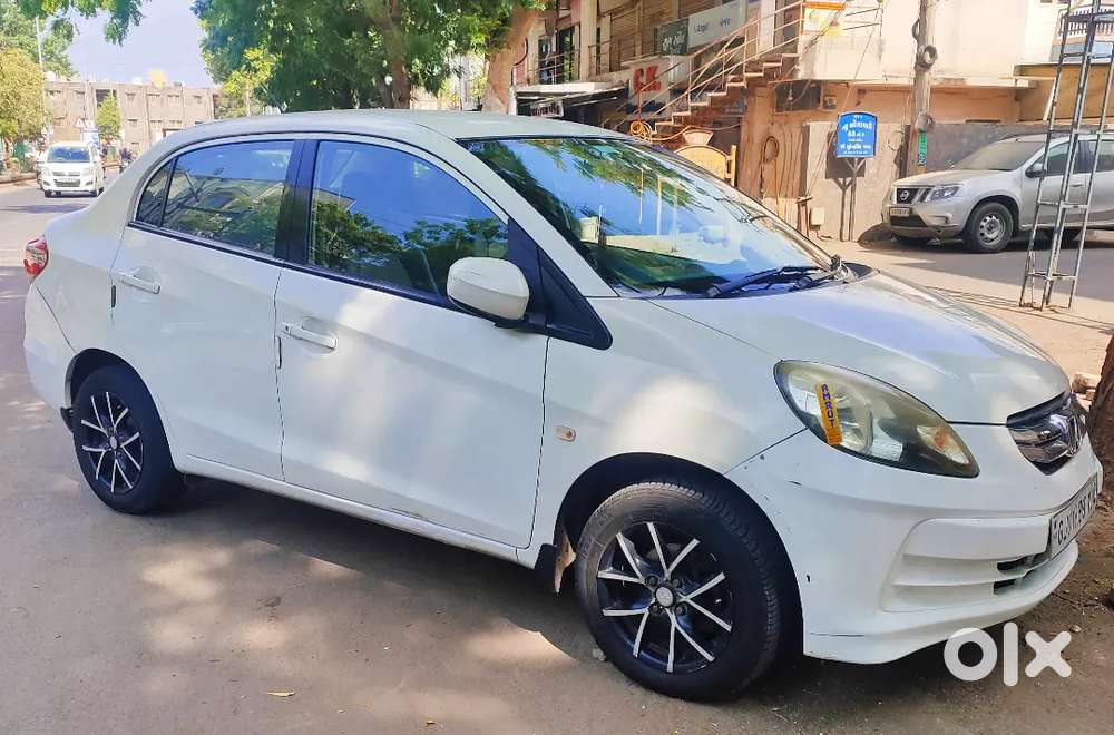 Ladies Driving.
Honda Amaze 2013 Cng & Hybrids Well Maintained