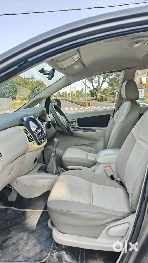 Toyota Innova 2.5 G (diesel) 7 Seater Bs Iv, 2012, Diesel
