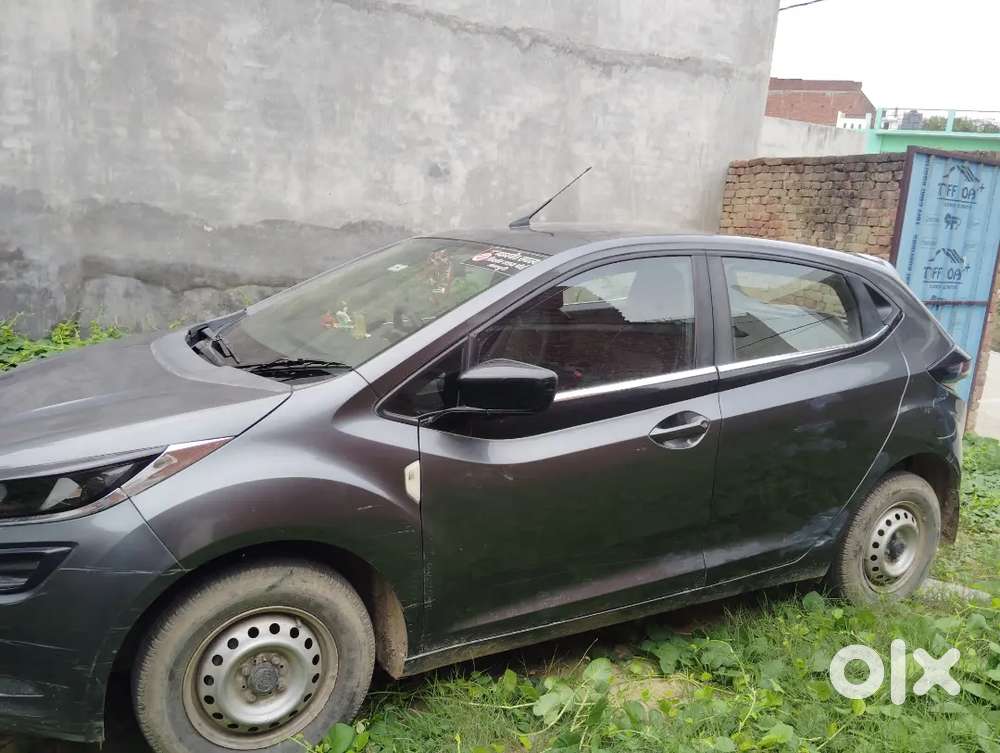 Tata Altroz 1.2 Xt 2022 Petrol Automatic