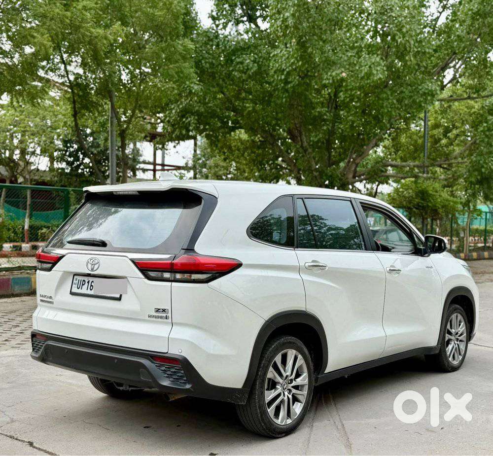Toyota Innova Hycross 2.0 Zx (o) Hybrid 7 Str, 2024, Petrol