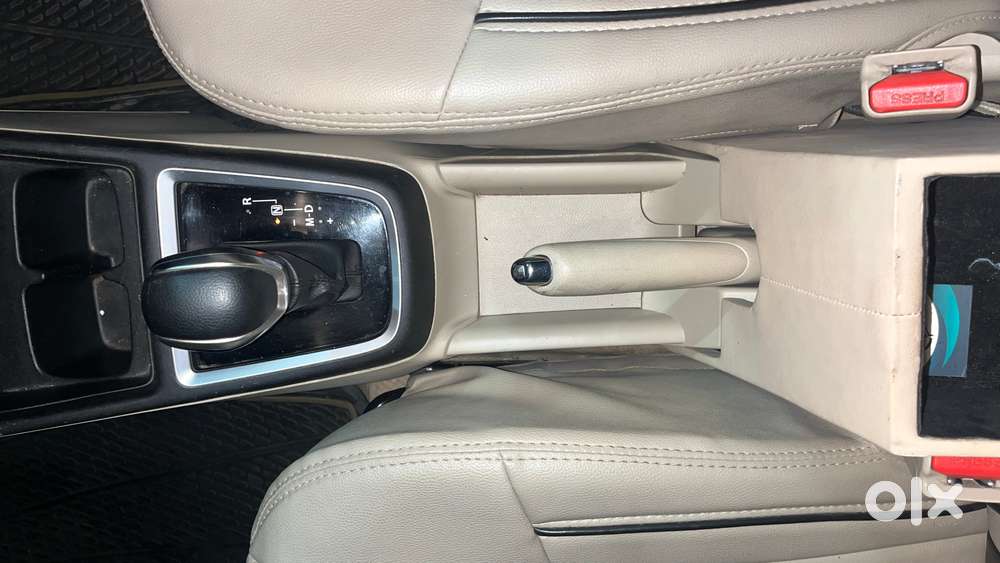 Maruti Suzuki Swift Dzire Amt Vxi, 2022, Petrol