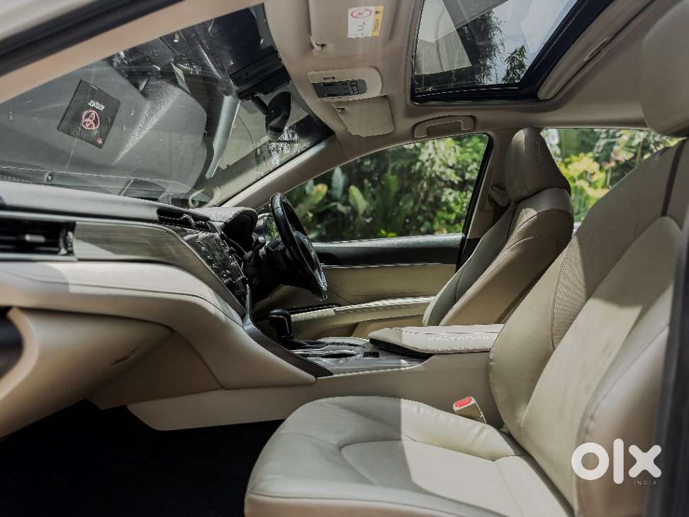 Toyota Camry [2019-ongoing] 2.5 Hybrid, 2019, Cng & Hybrids
