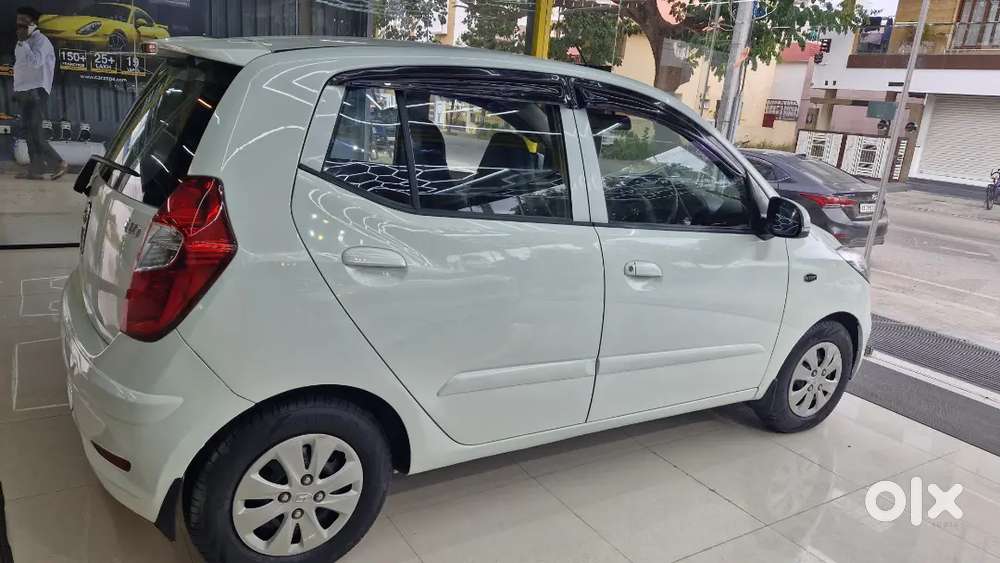 Hyundai I10 Sportz Petrol 2011