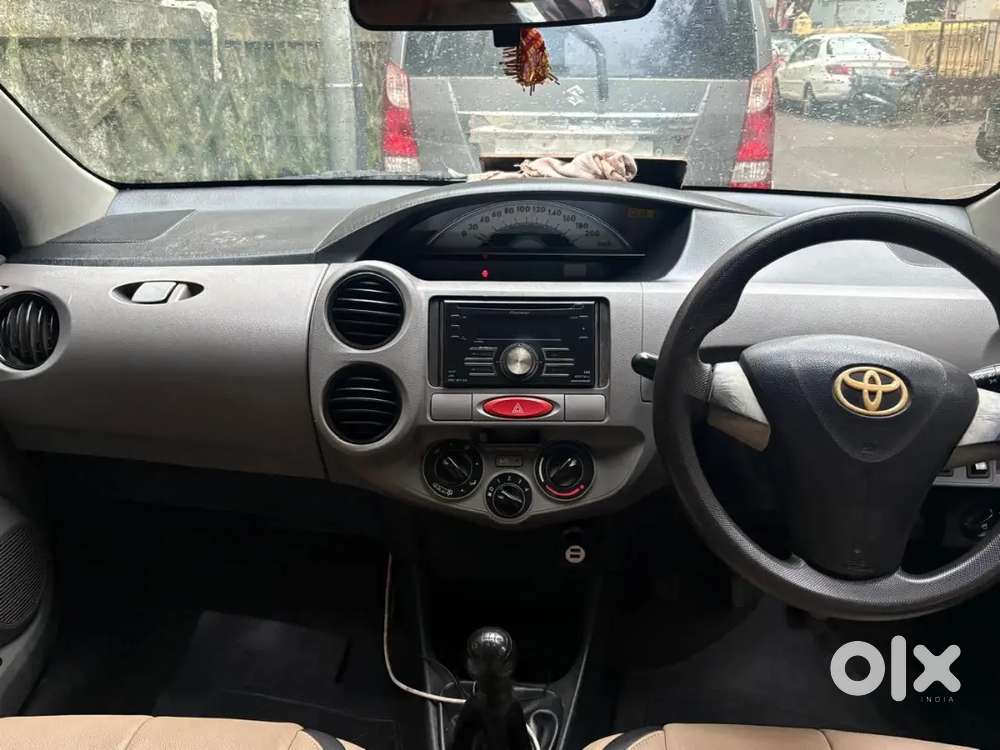 Toyota Etios Liva 2011