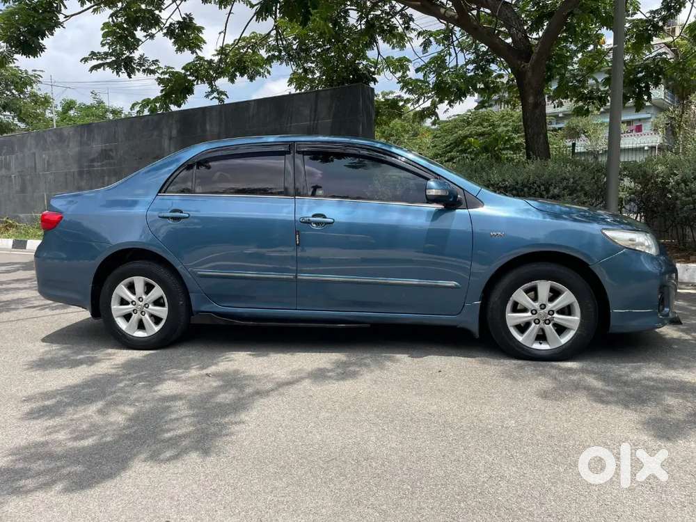 Toyota Corolla Altis 2011 Petrol Well Maintained