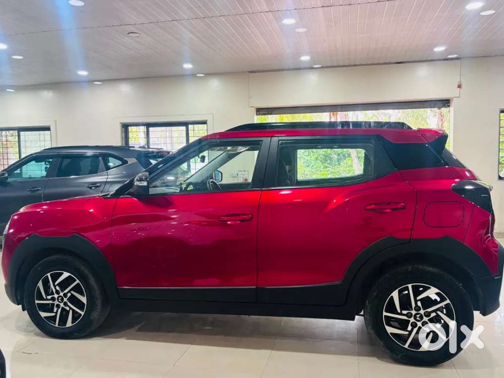 Mahindra Xuv 3xo Ax5 Pm Mt, 2024, Petrol
