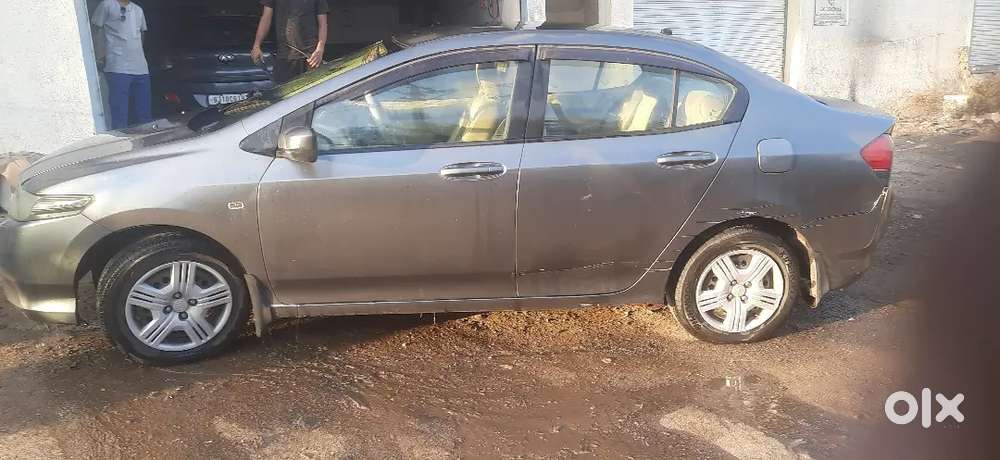 હોન્ડા સિટી  ભાવ  155000