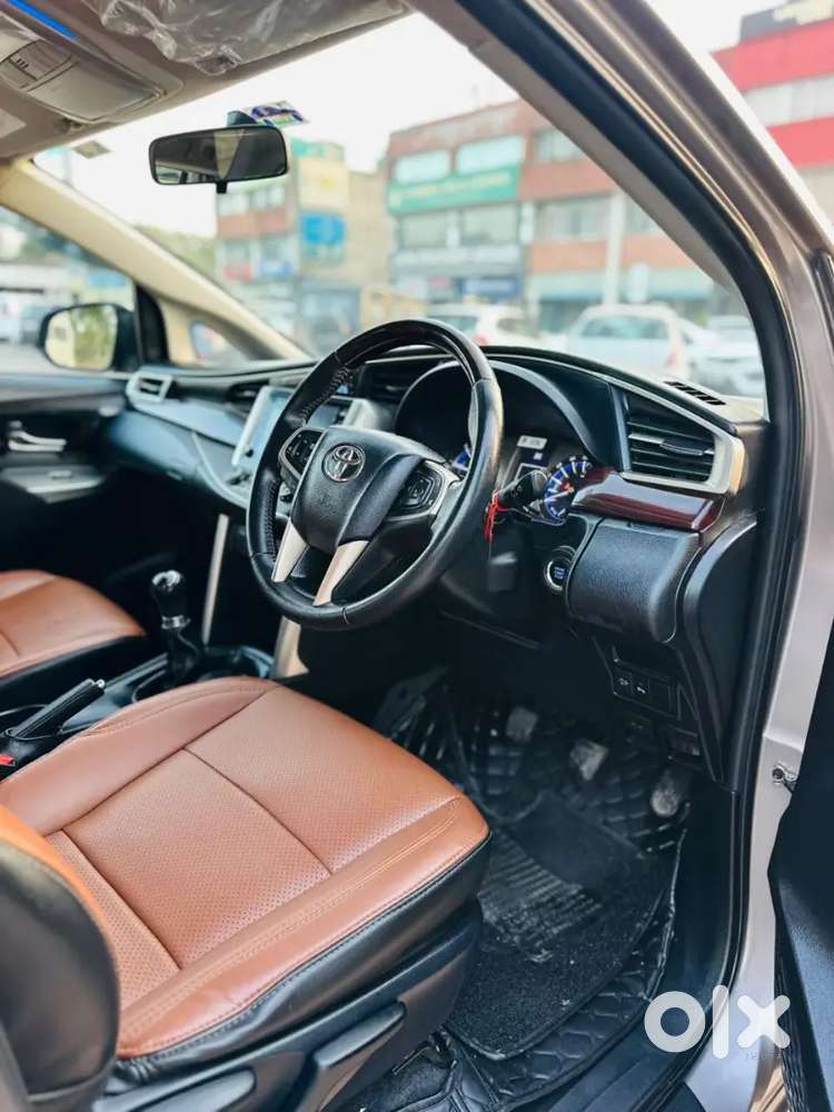 2022 Crysta Manual Diesel Vx