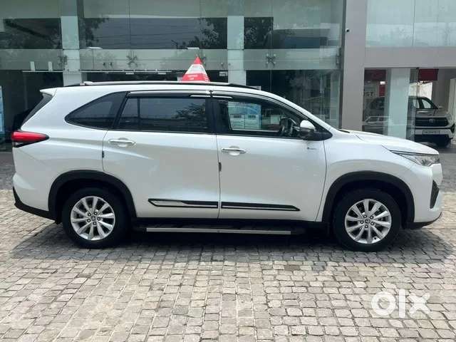 Toyota Innova Hycross 2.0 Vx Hybrid 7 Str, 2026, Petrol
