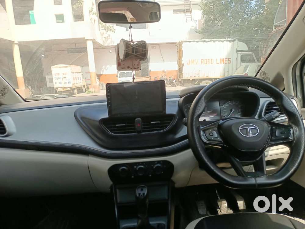 Tata Altroz 1.2 Xm, 2023, Petrol