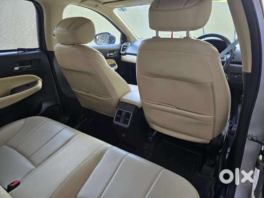 Single Handed Used Car , Dr's Car Clean Interior