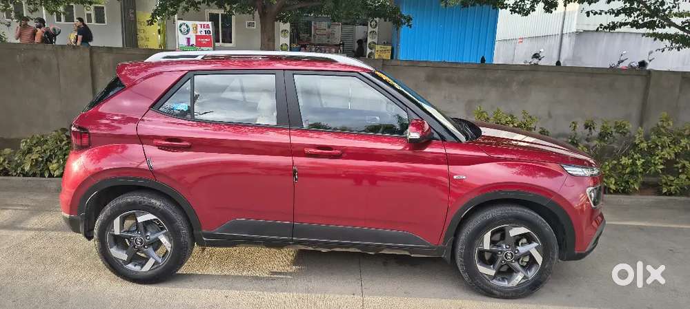 Hyundai Venue Imt  40,600 Km  Single Owner  Top Condition