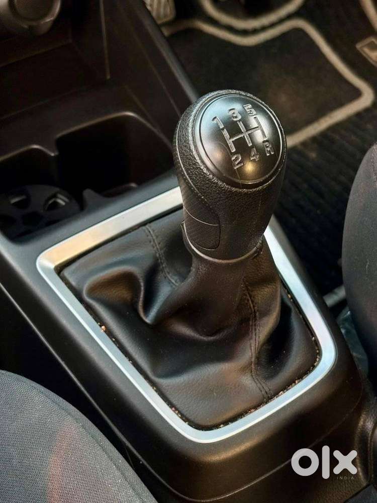 Maruti Suzuki Swift Lxi Optional-o, 2022, Petrol