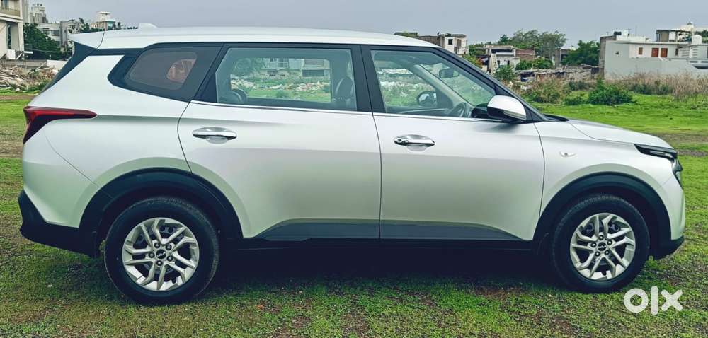 Kia Carens G1.5 6mt Gravity, 2023, Petrol